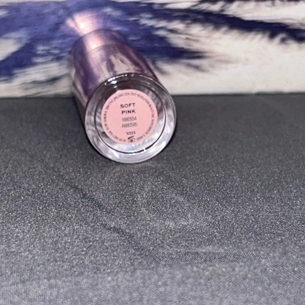 Makeup Revolution Ceramide Lip Swirl Soft Pink Lip Gloss Hydrating‎